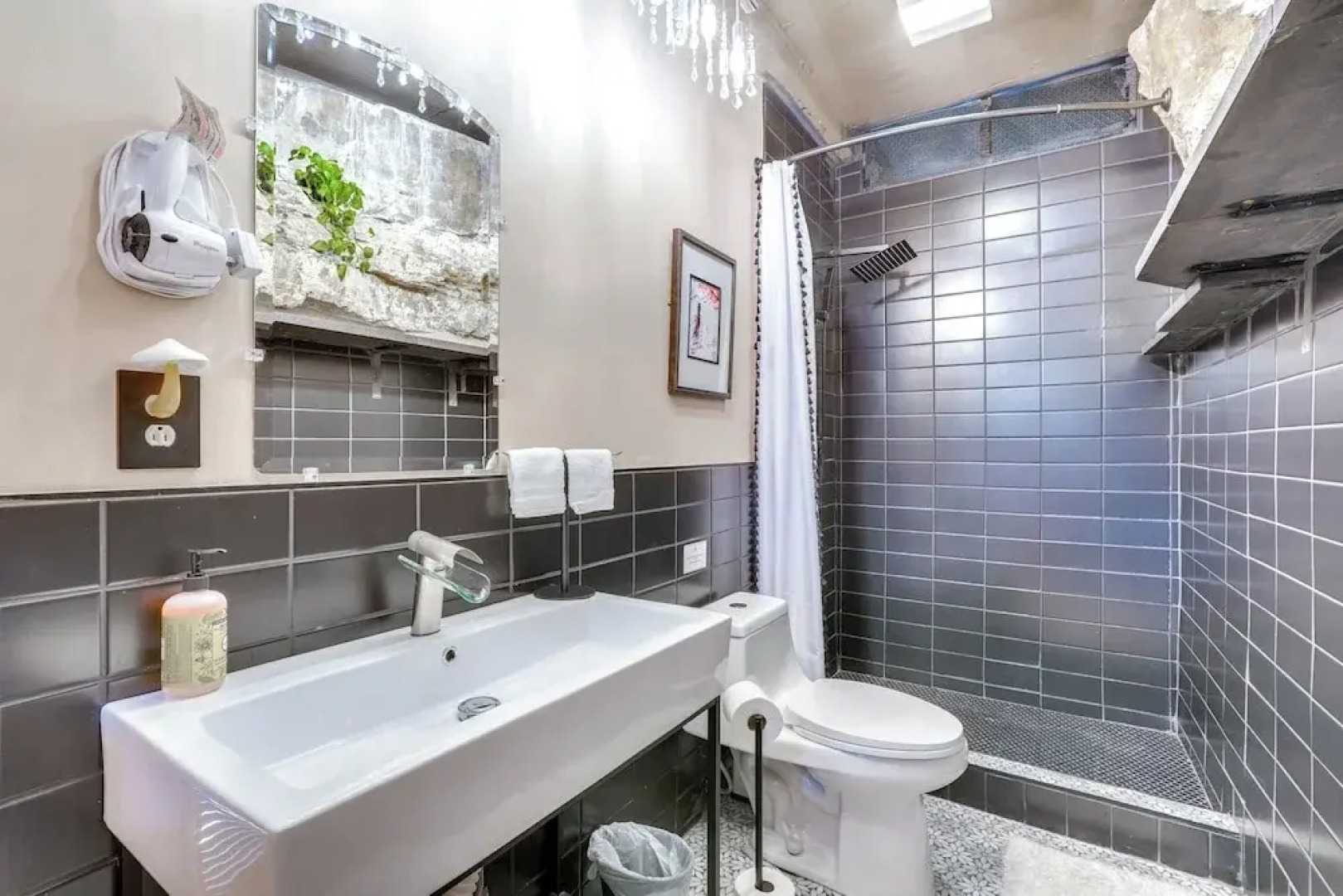 Grill & Rooftop Deck: Cozy Hideaway in Garfield