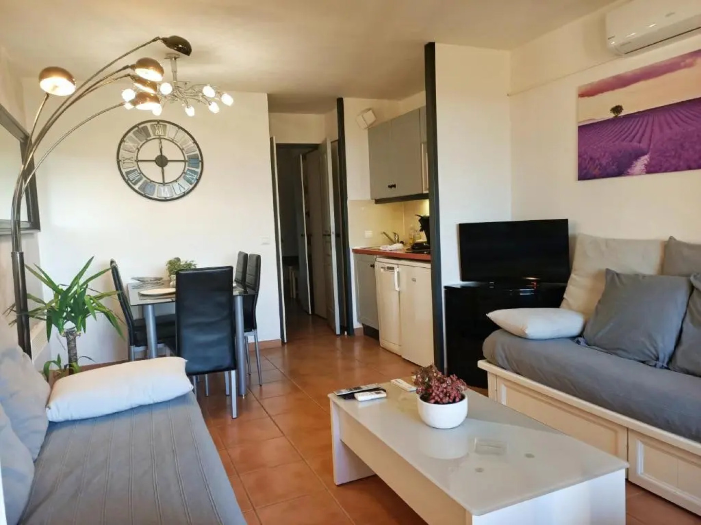 Charmant T2 climatisé avec belle vue , Golf de Pont-Royal