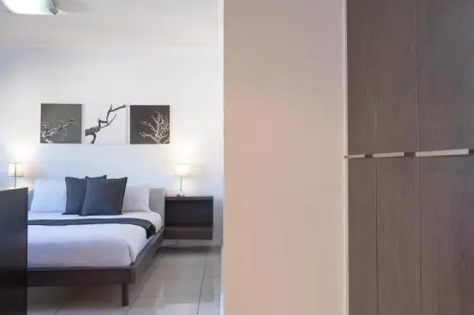 Room 122 @ The Nicol Hotel