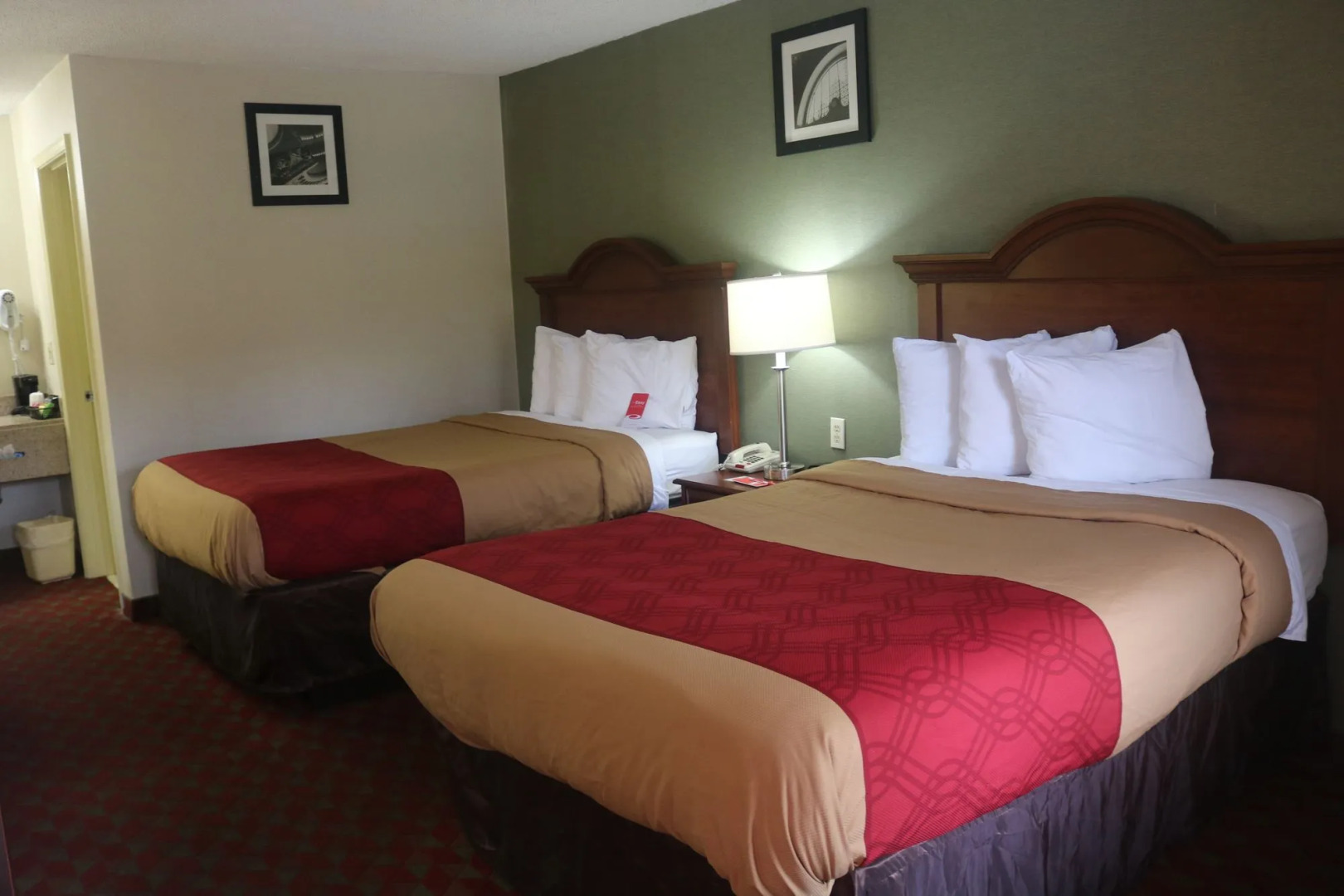Econo Lodge Huntington - Barboursville University Area