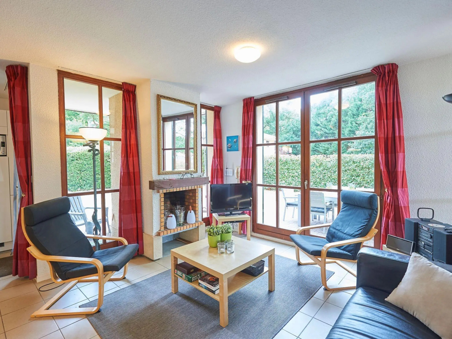 Luxurious detached villa in a nature reserve with a castle