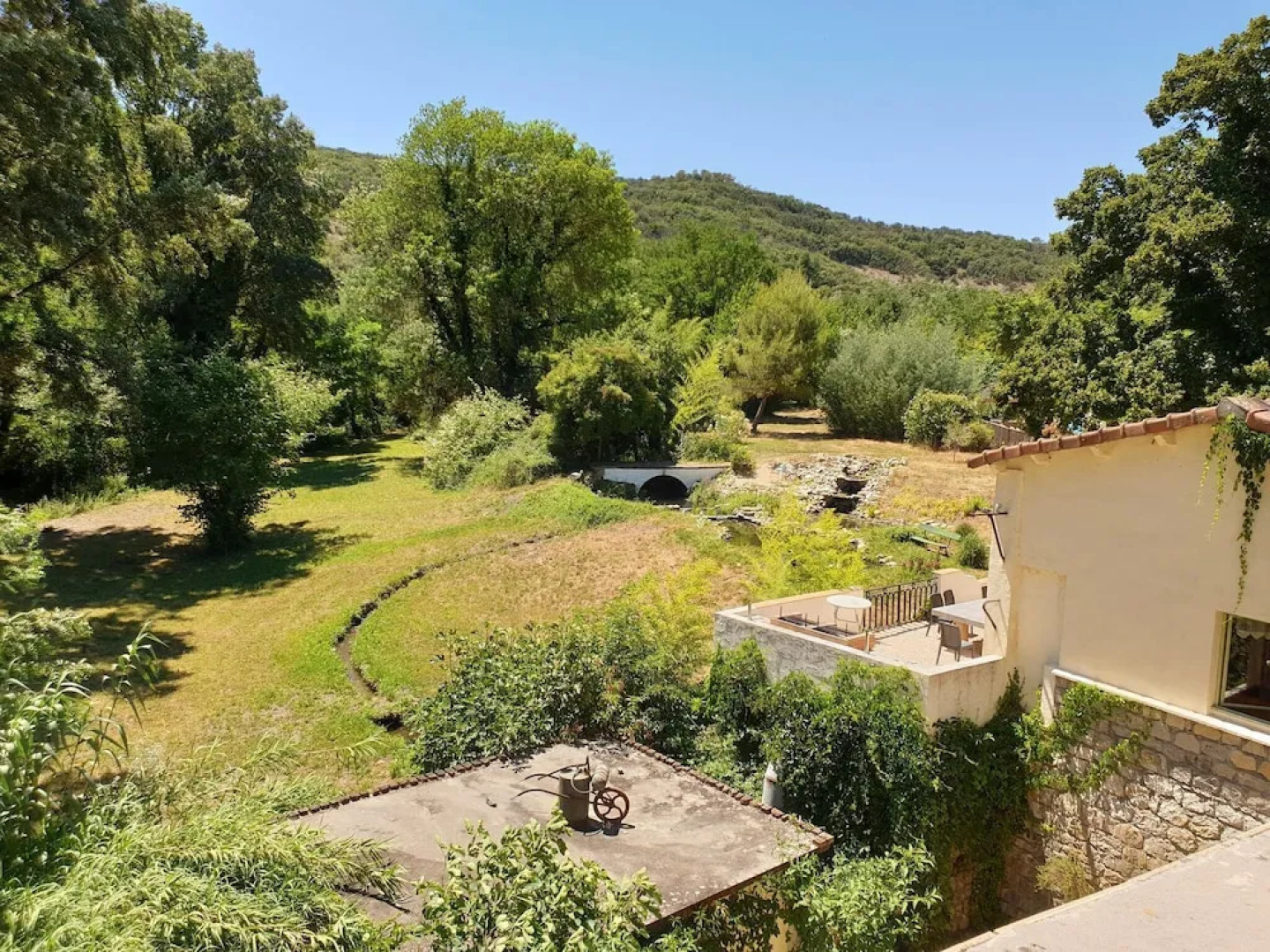 Magnificent Villa in Les Mages With Jacuzzi