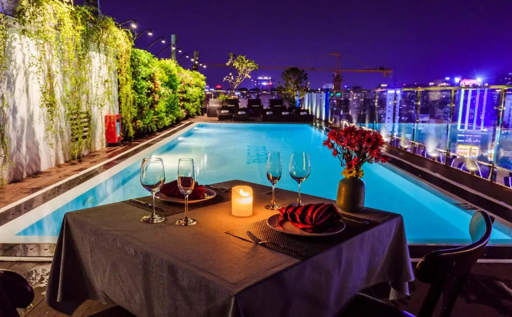 Happy Life Grand Hotel & Sky Bar