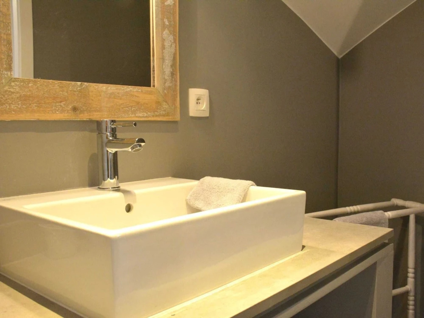 Peaceful Forest Stay in Gesves