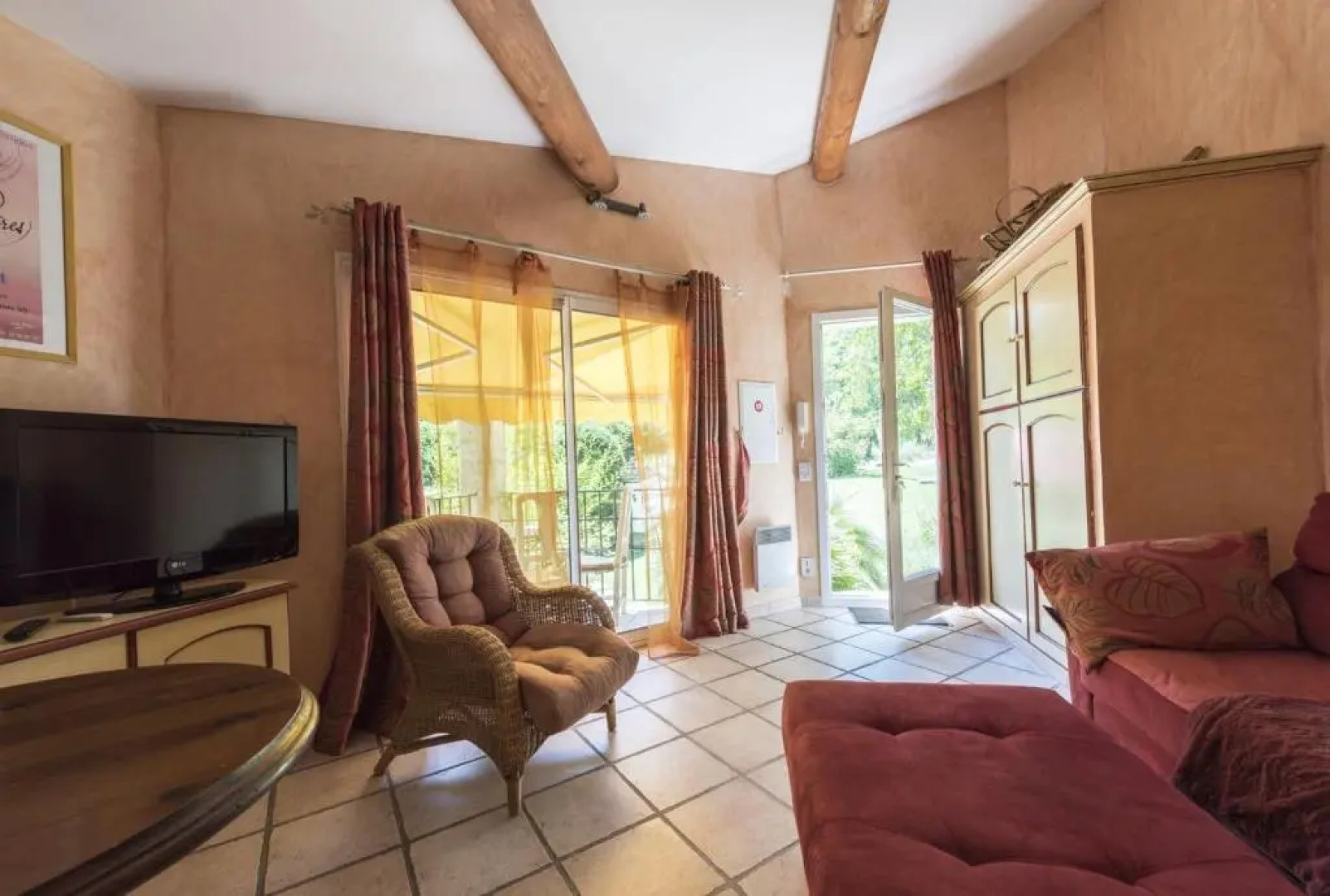 Appartement d'une chambre avec piscine partagee jardin clos et wifi a Forcalquier