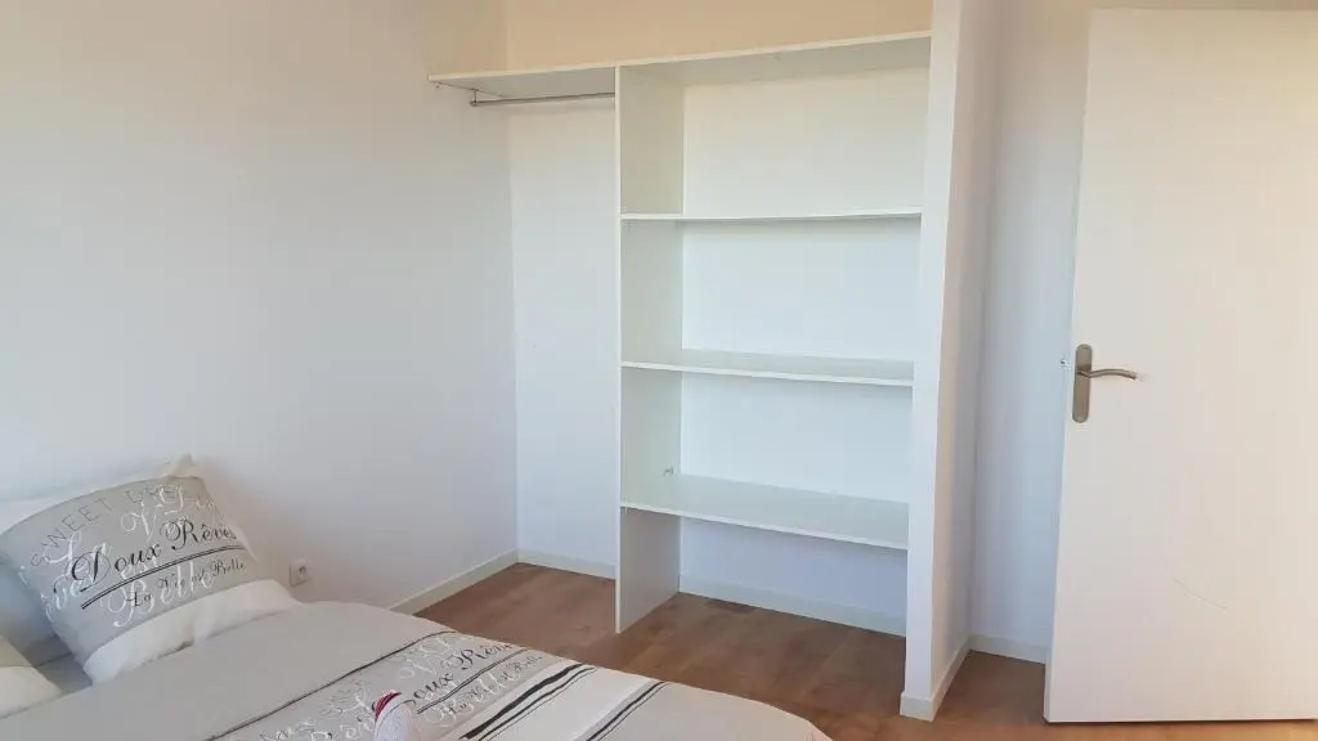 Maison Neuve Moderne