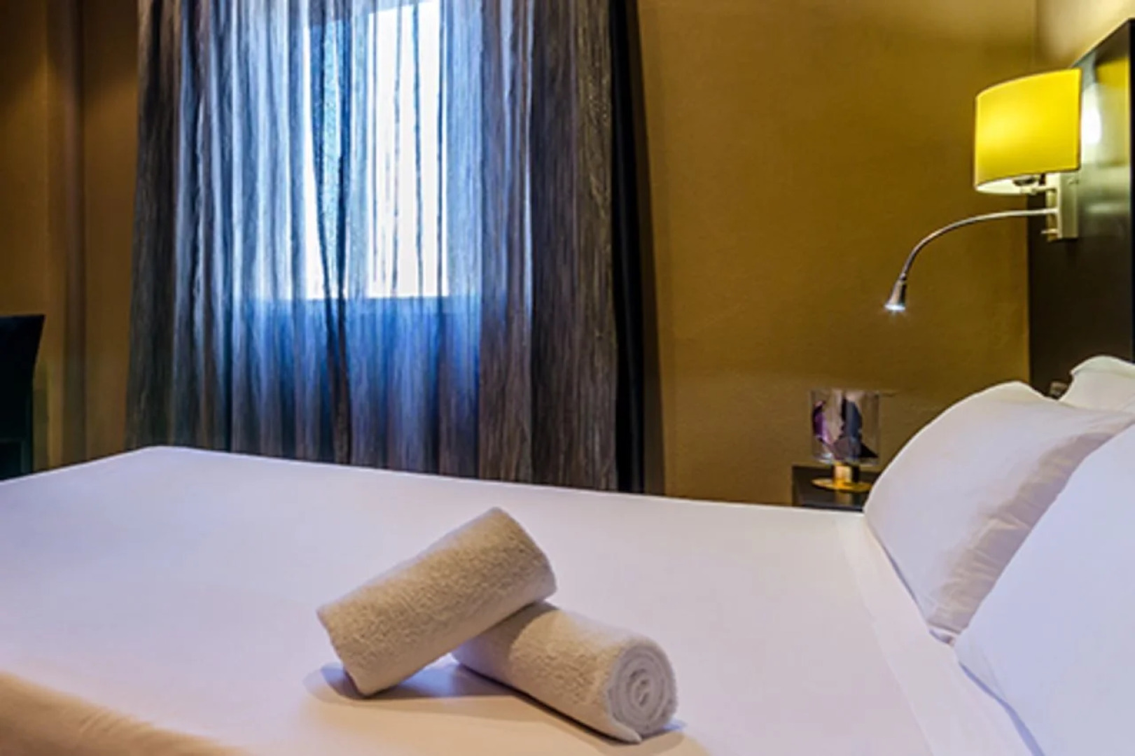 Отель Virgen de los Reyes