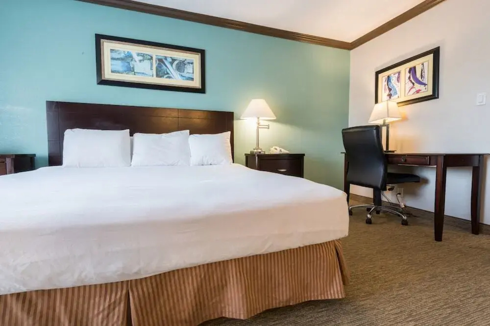 Radisson Suites Covina