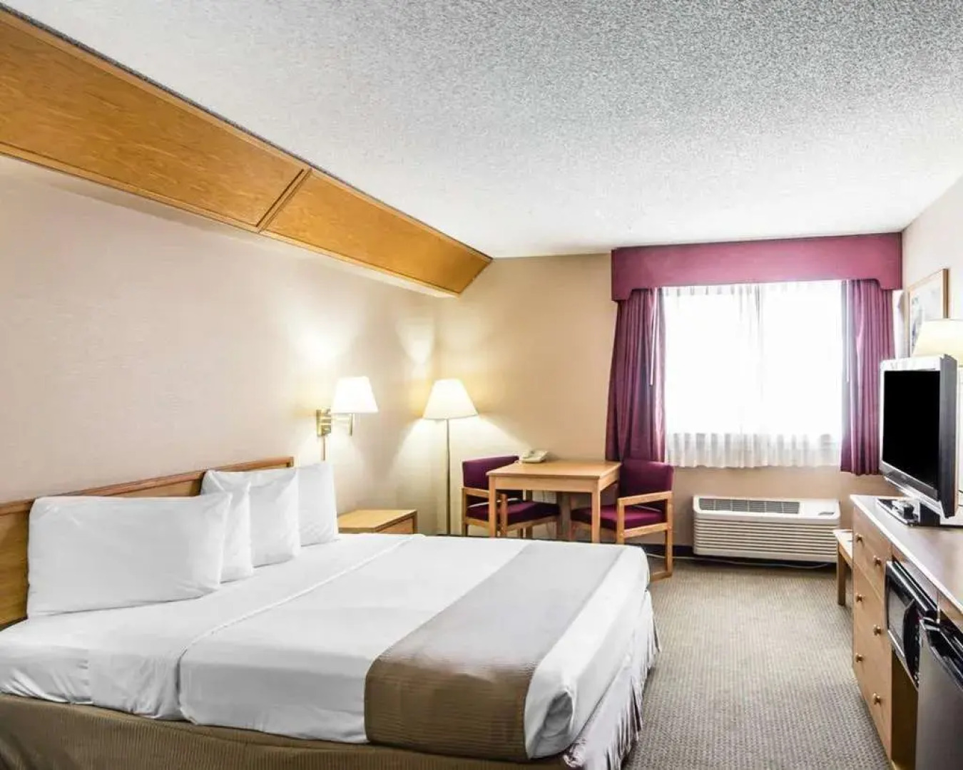 Econo Lodge Blackwell - I-35