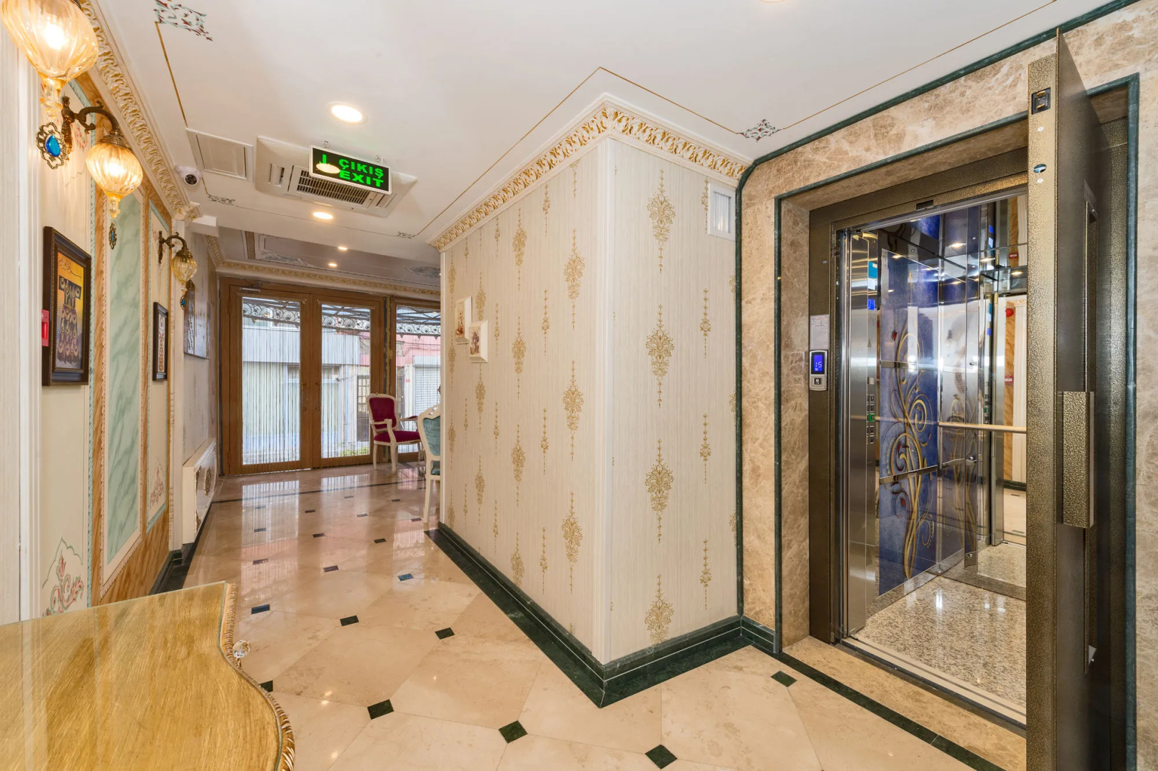 Hotel 1453