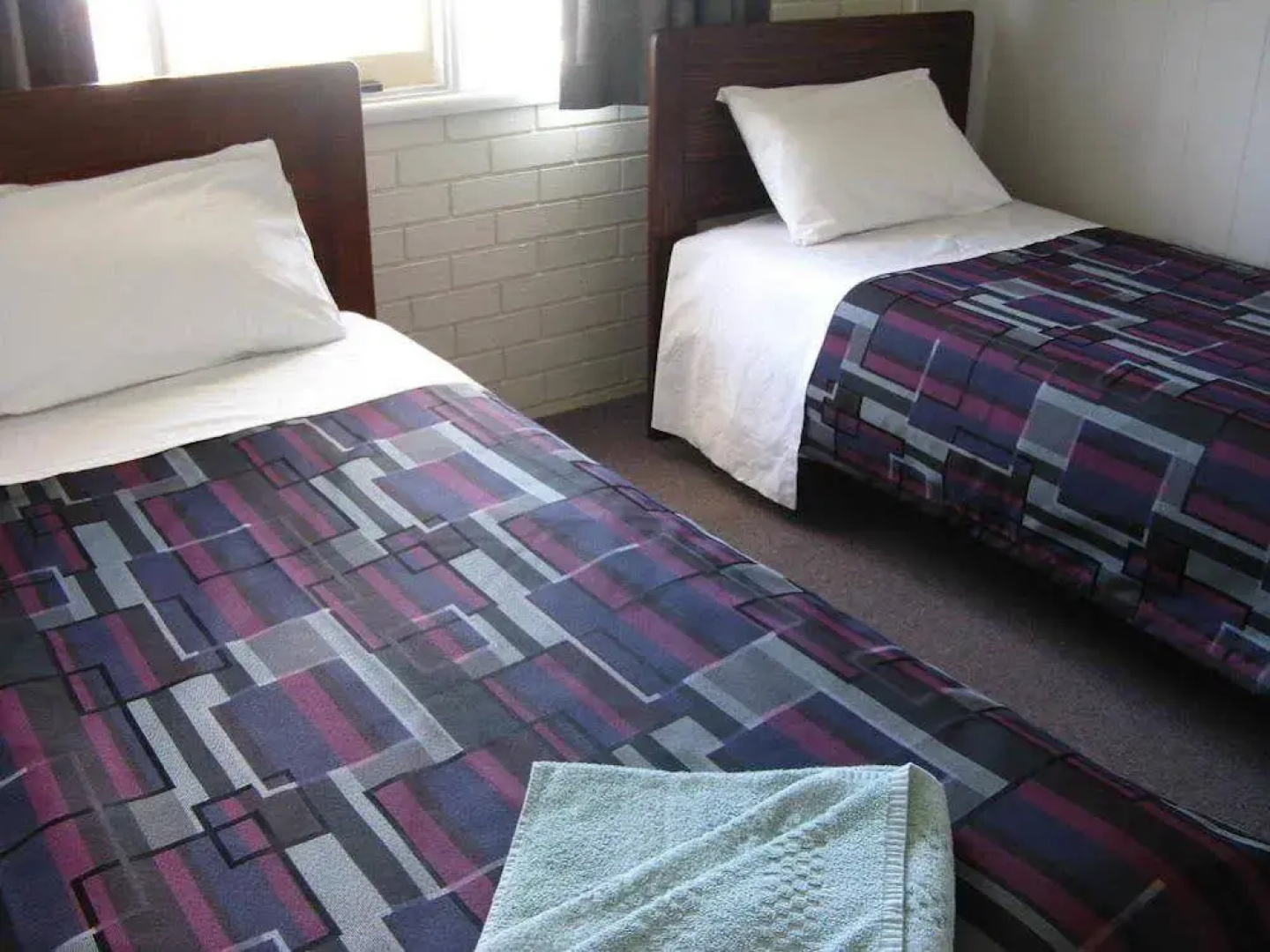 White Manor Motel