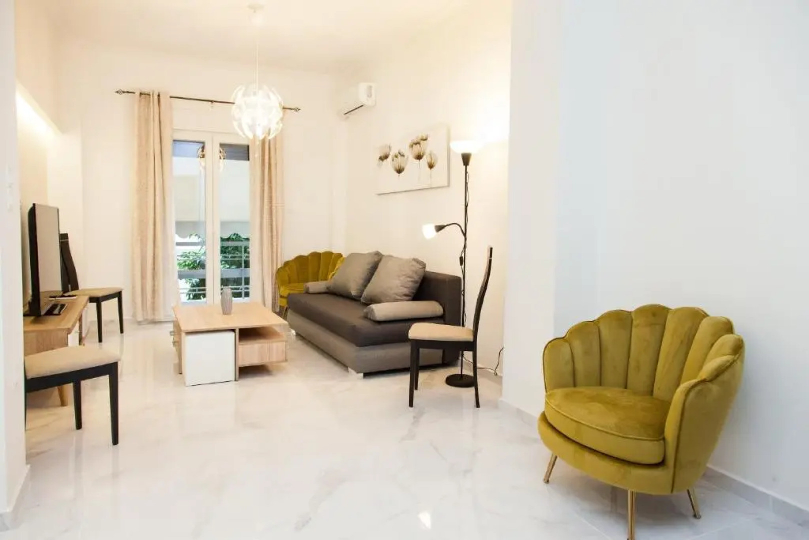 Modern 3-bedroom Apartment Next to Koridallos square