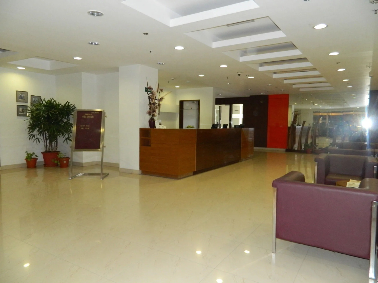 Featherlite Evoma Hotel