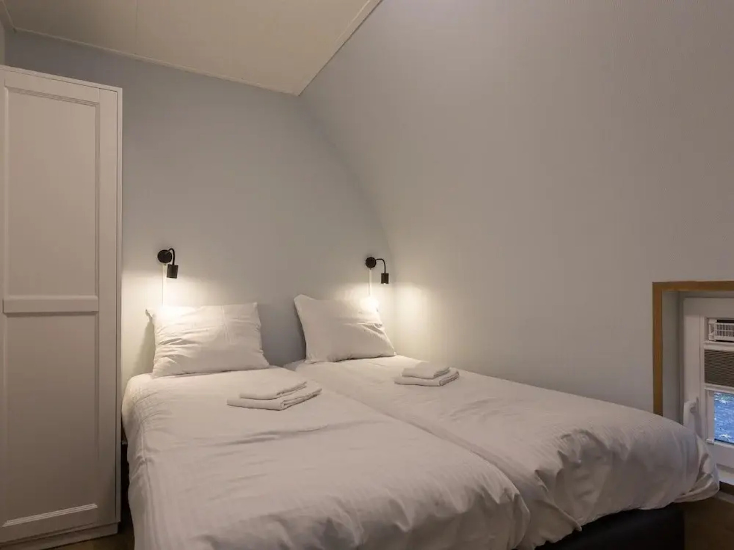 Beautiful House With Sandy Beach, Near Giethoorn