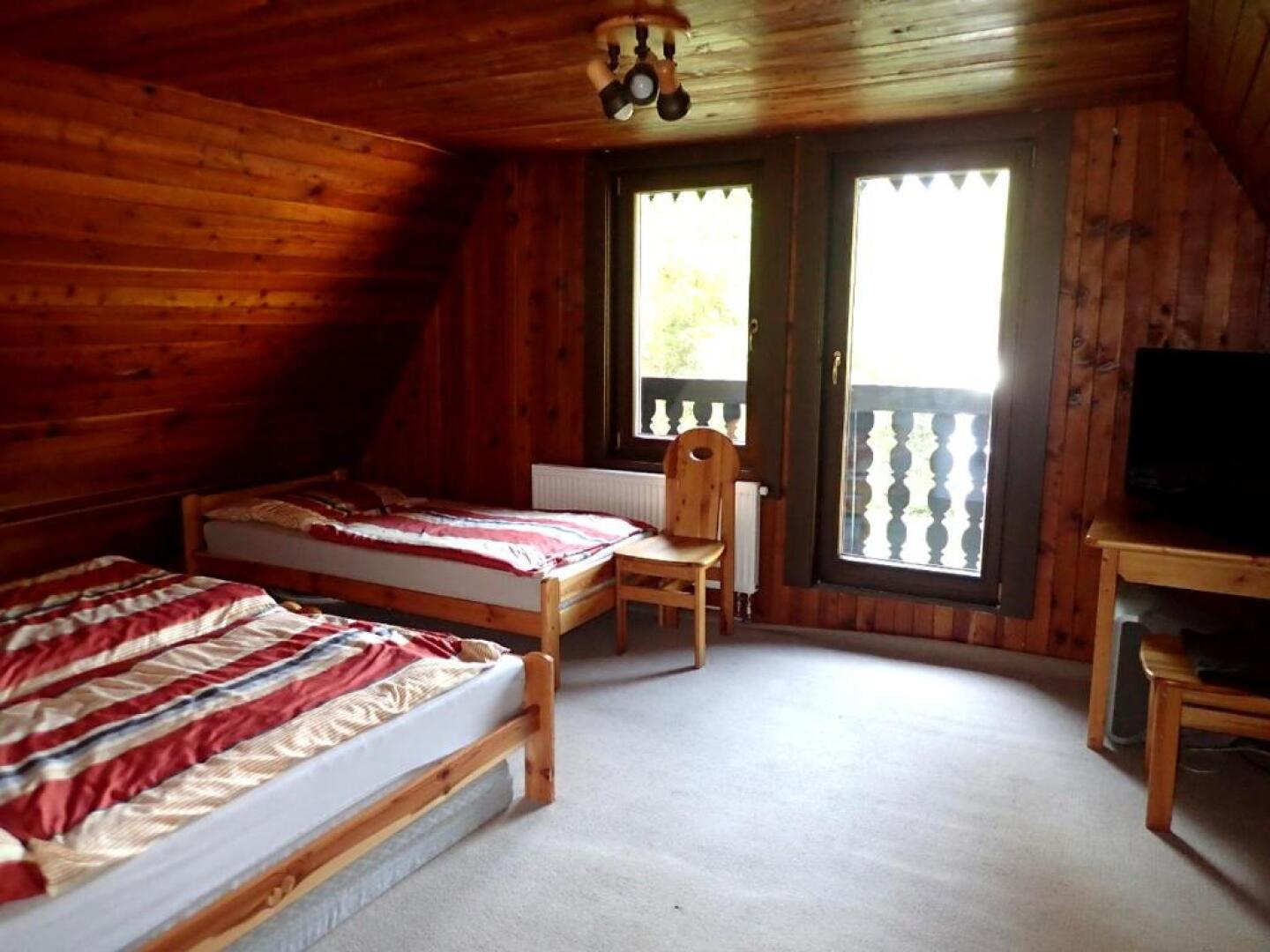 Krpáčovo, Nízke Tatry - chata na kraji lesa