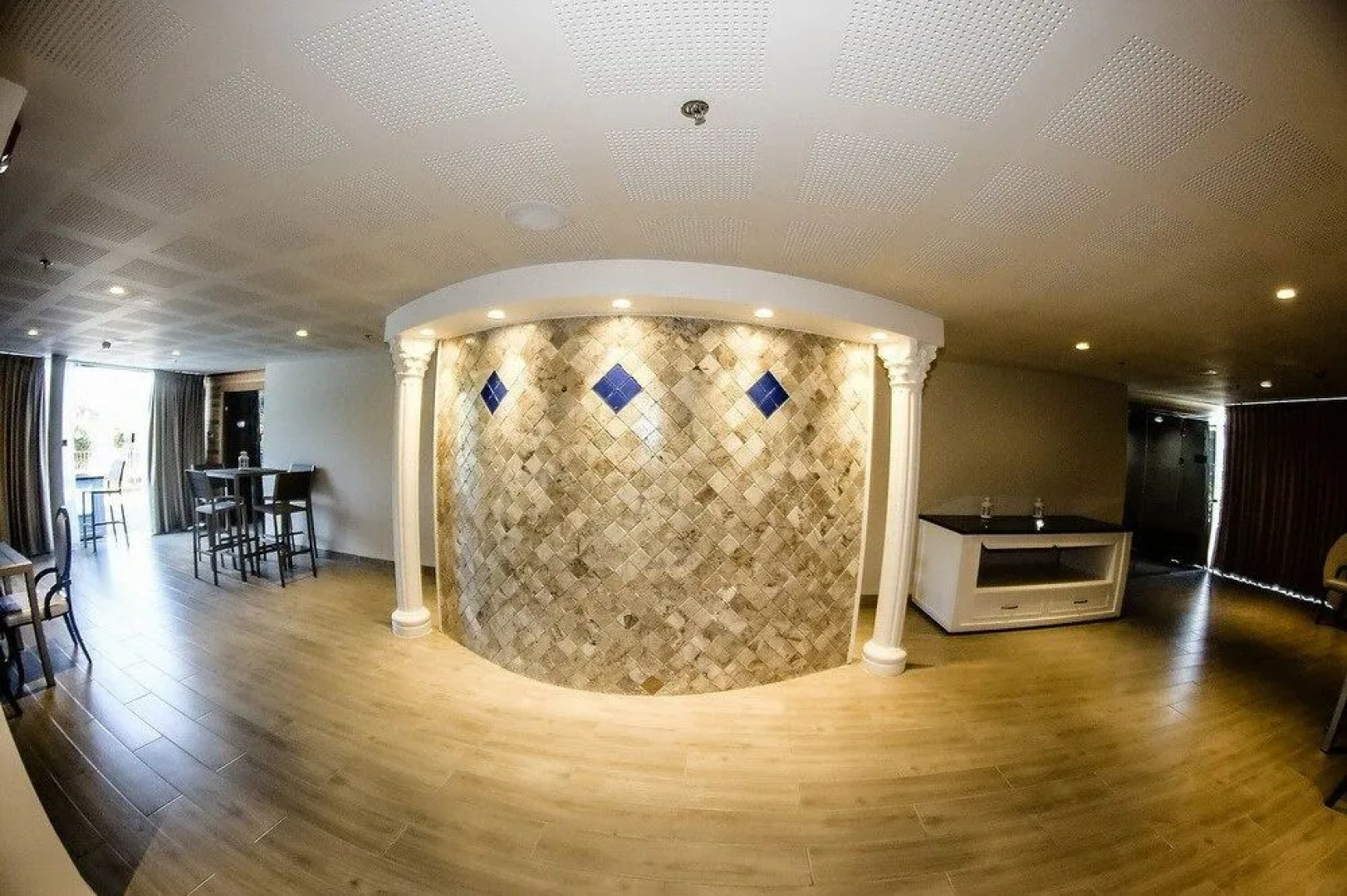 Sandrine Hotel & Spa