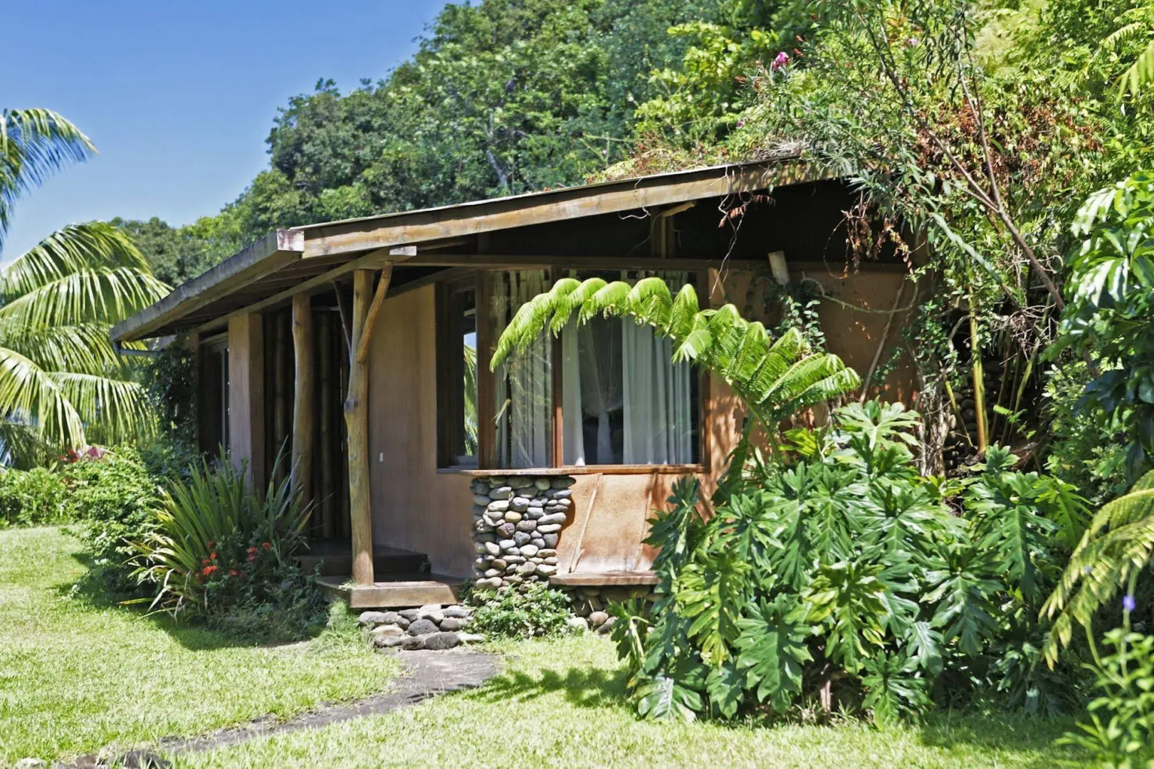 Vanira Lodge