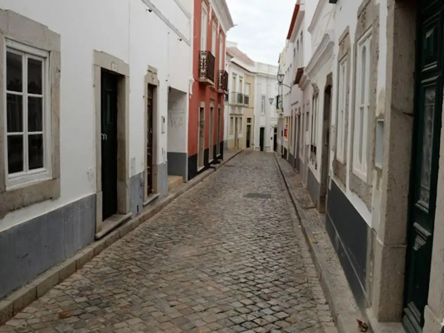 Pittoresque House With Character in Centre Fuseta Near the Sea
