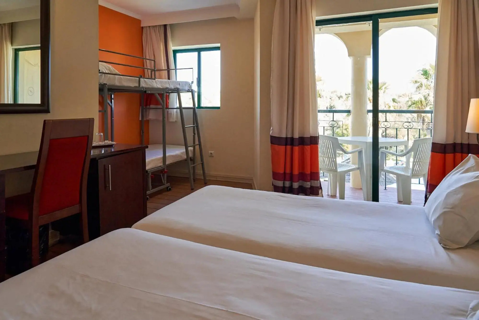 The Navigator - Palm Oasis Alvor