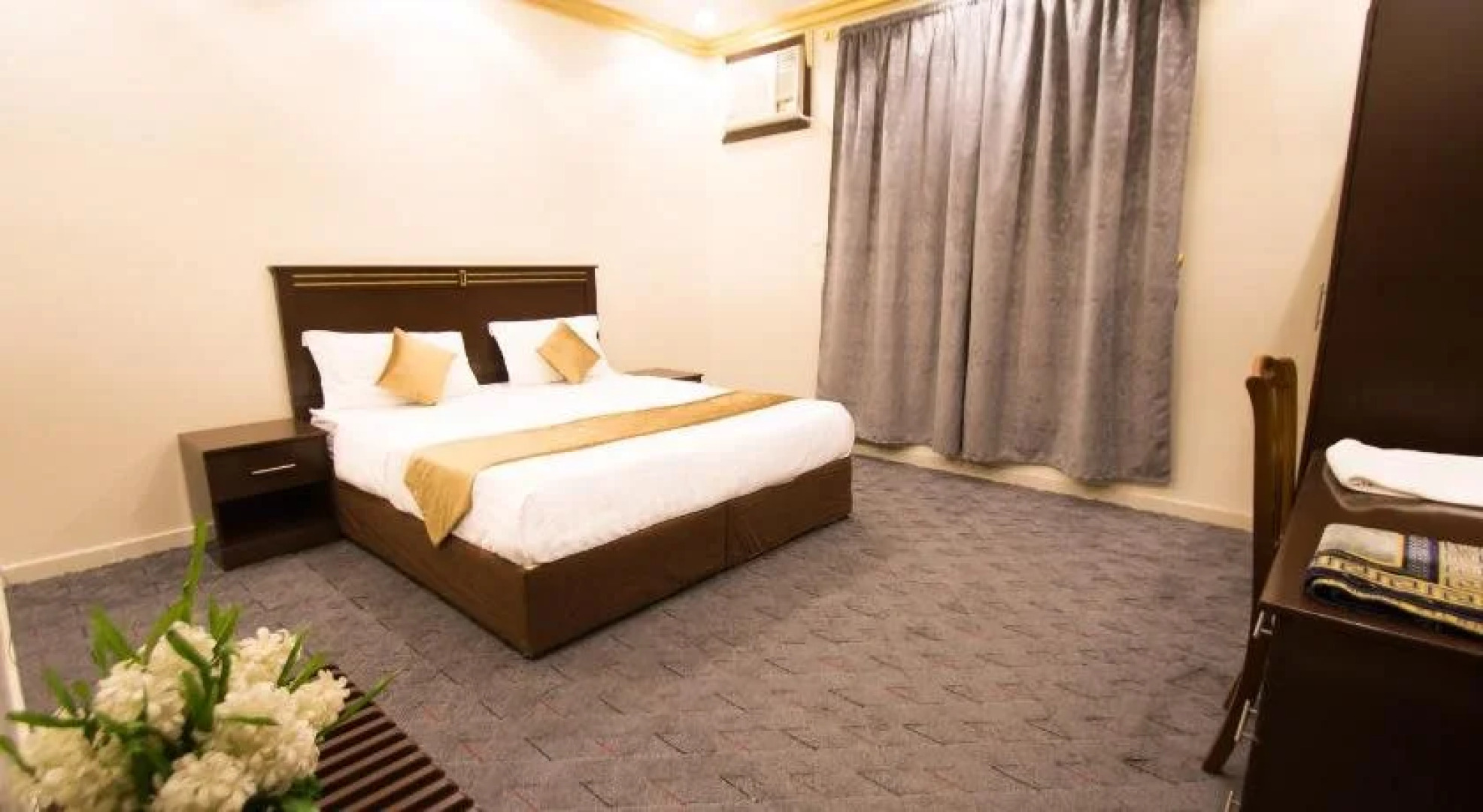 Al Raha Rotana Hotel Apartments