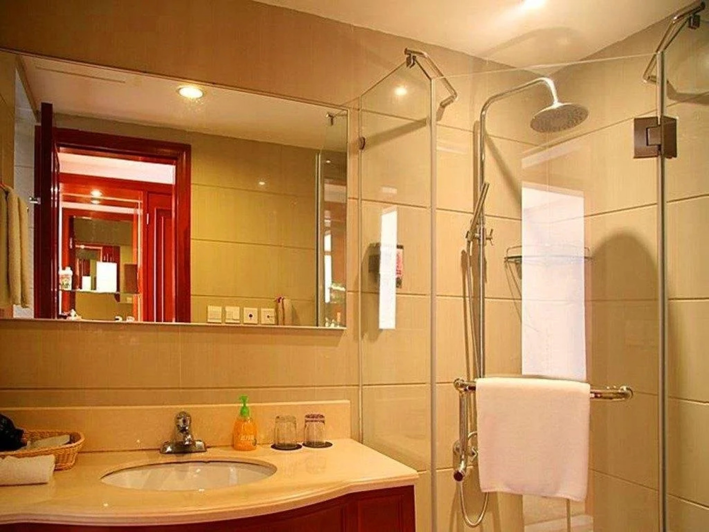 South Pacific International Hotel