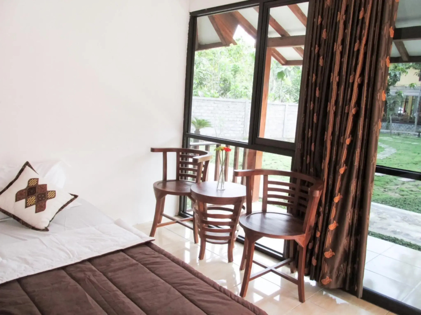 The Giant Frog - Cabins & Restaurant