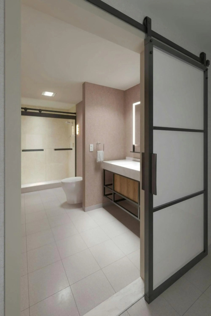 Sheraton Commander Hotel