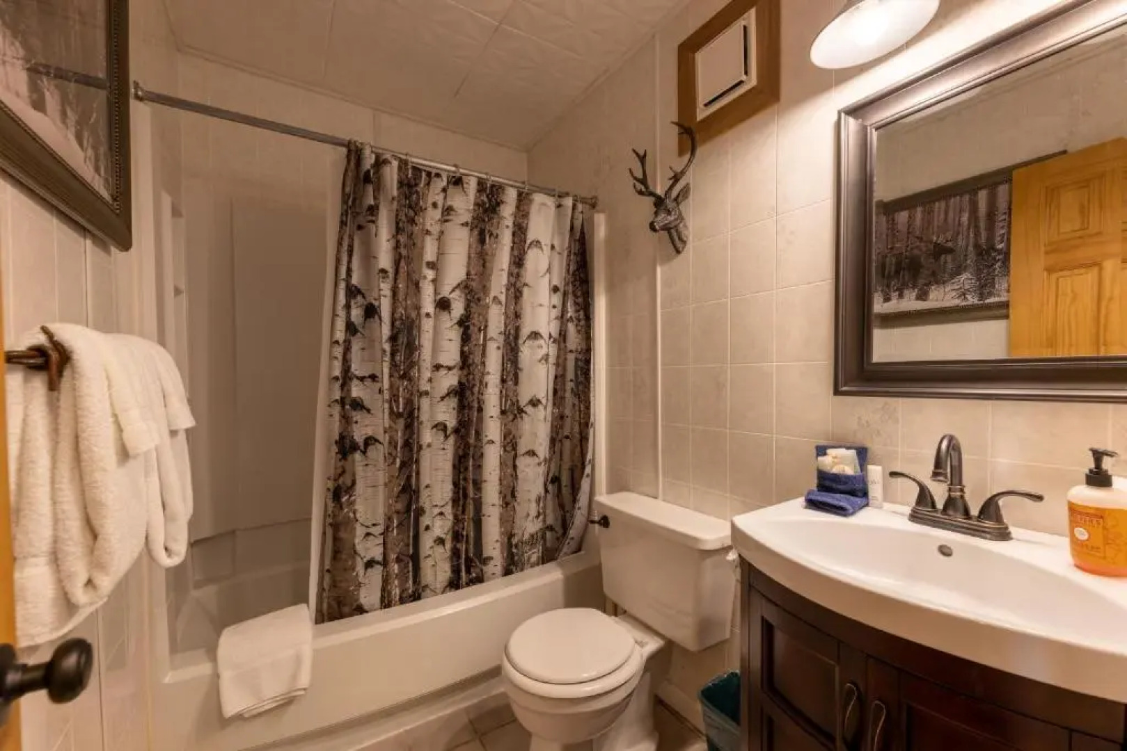 Sunsets at Summit 108b, free WI-FI, parking and AC