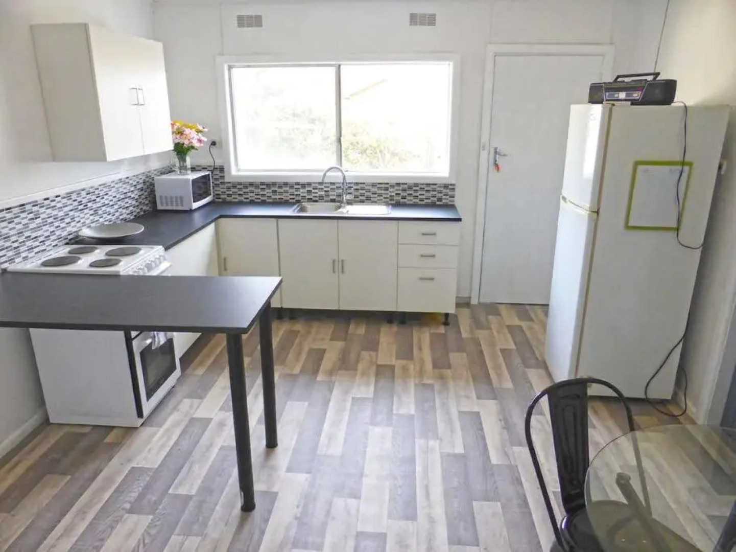 WEST2G - Viv's Place