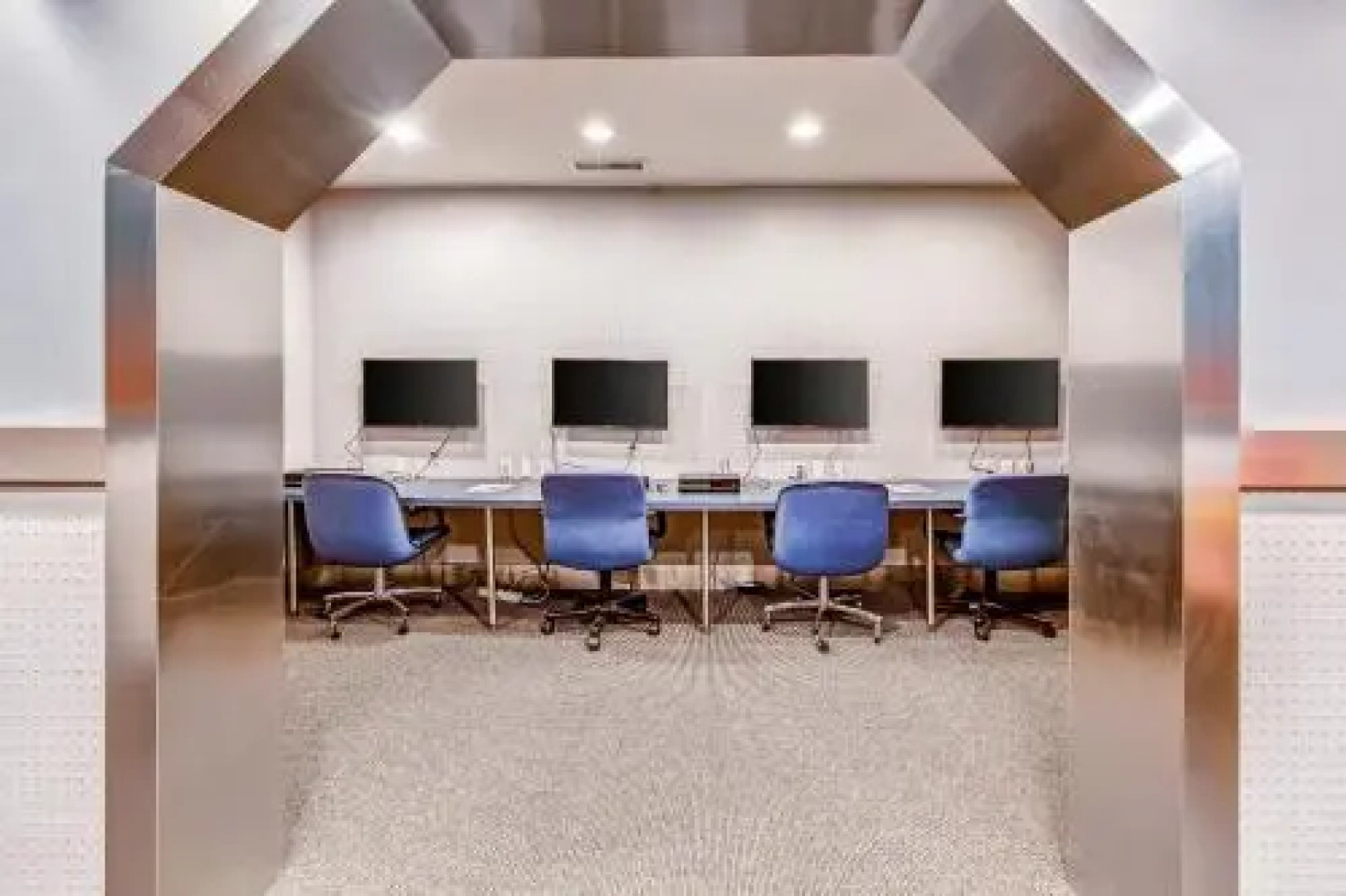 Eagle Springs East 101: Red-Wing Suite