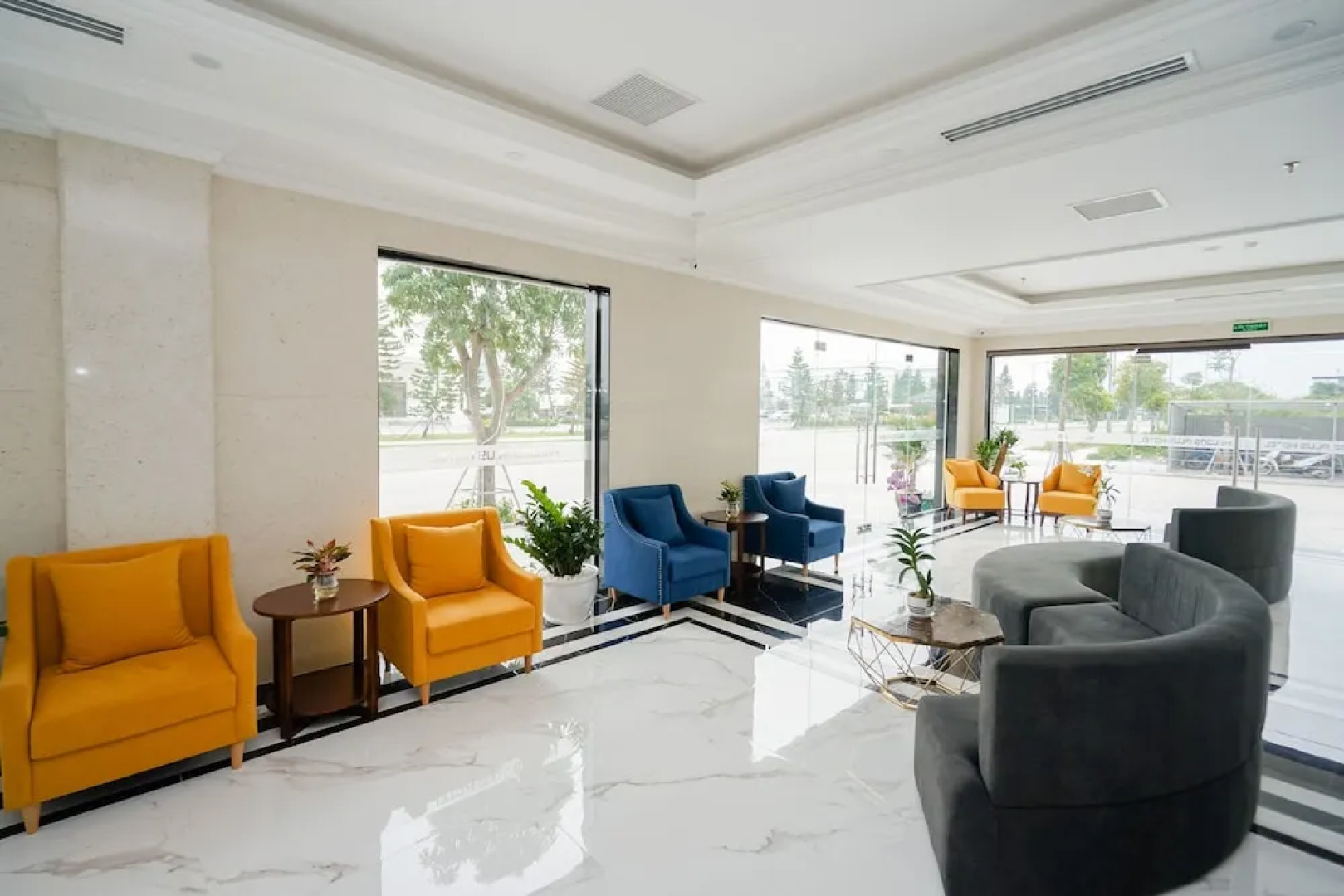 Garden Bay Premium Cruise