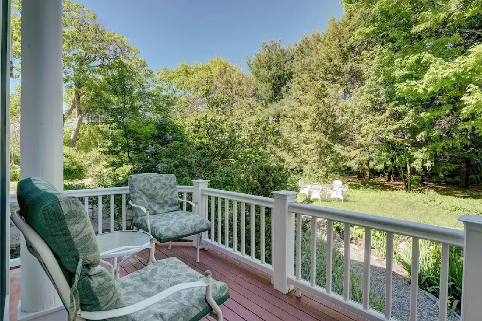 Mira Monte Inn & Suites