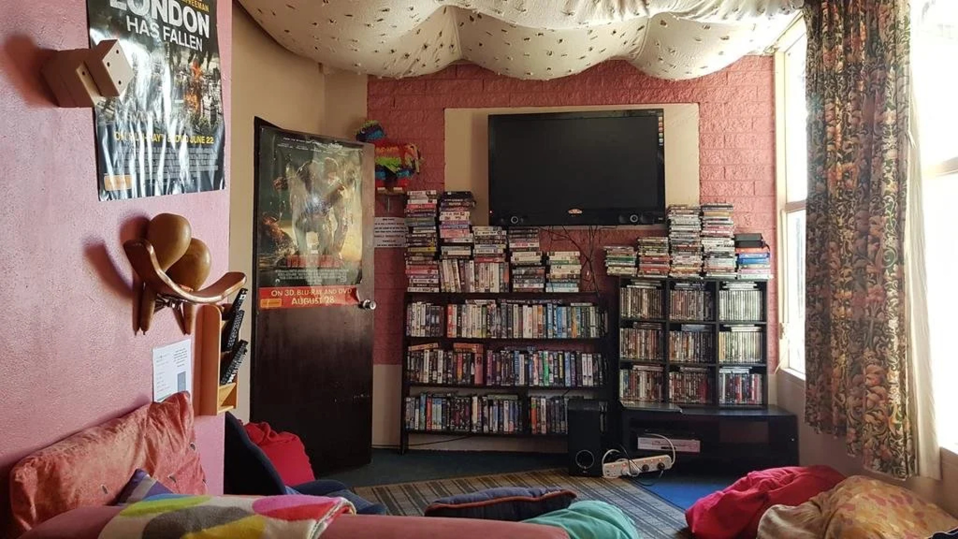 Alice's Secret Travellers Inn