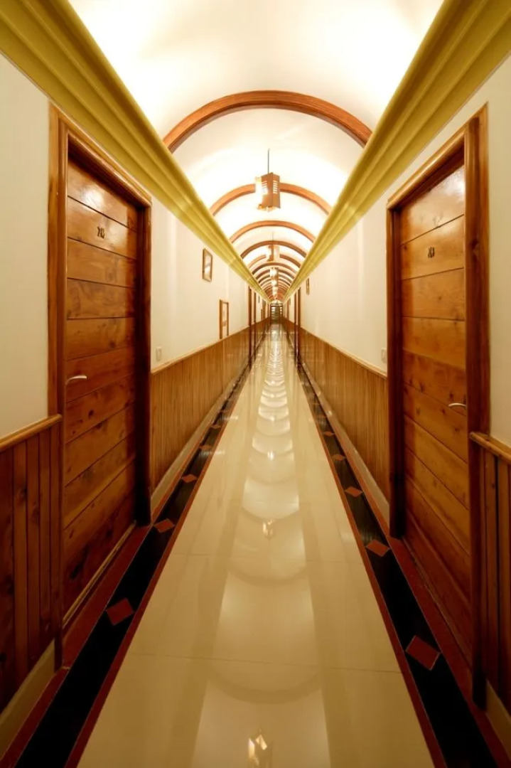 Manu Allaya Spa Resort