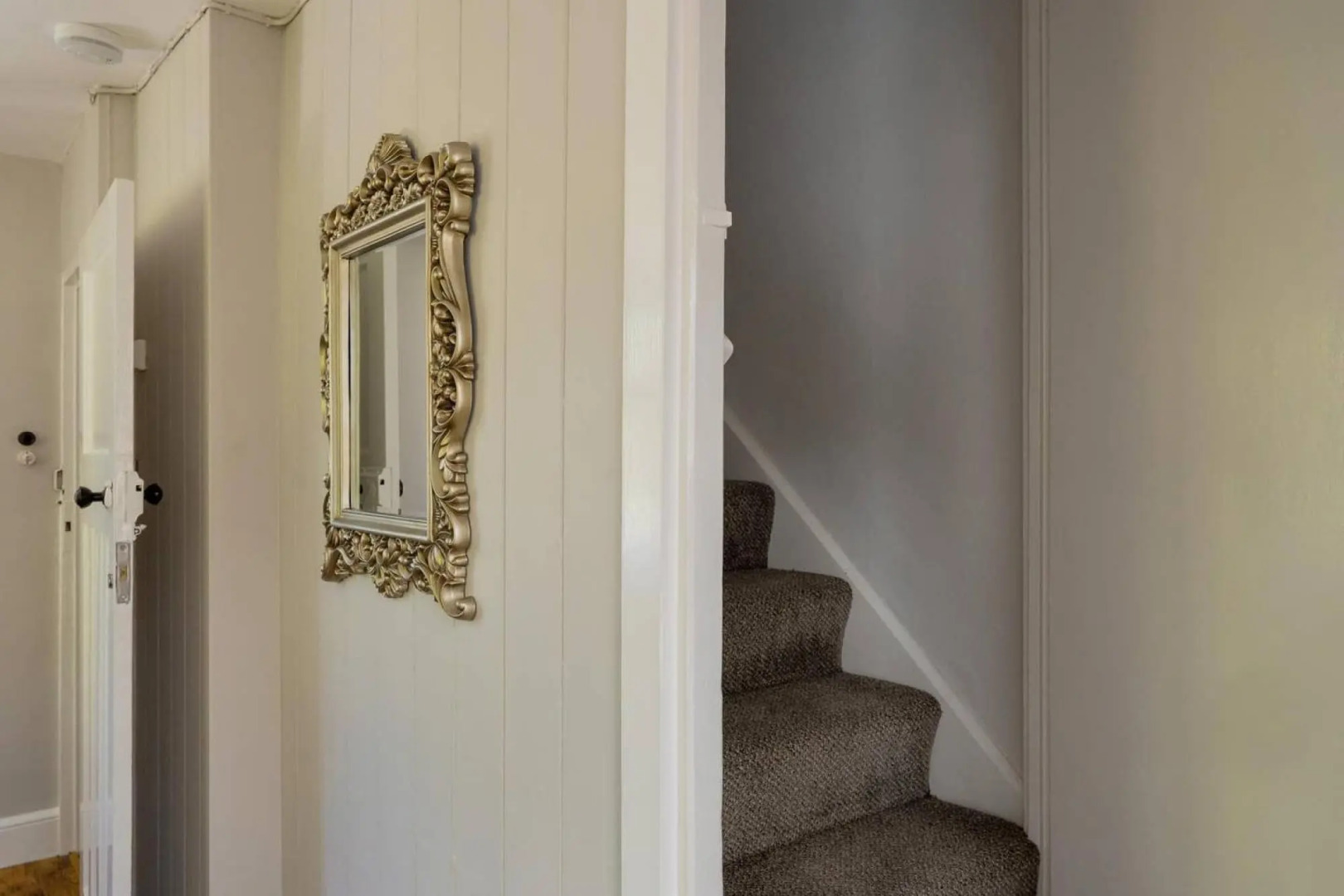 Strelna Coach House - Gateway to the Moor