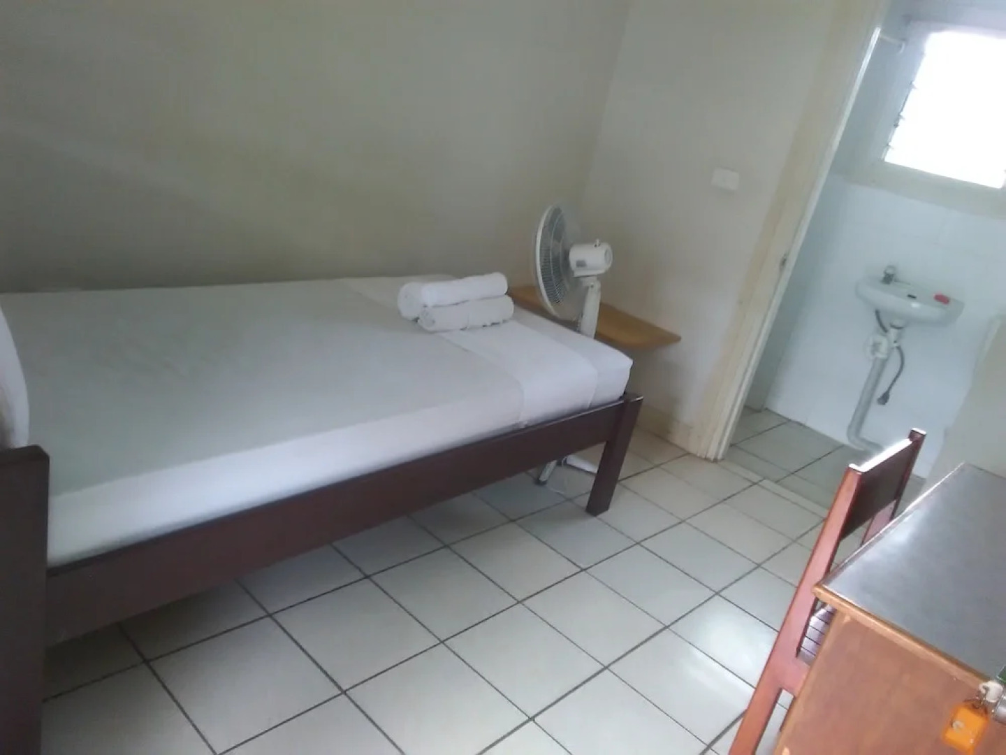 Tropicana Motel & Backpackers