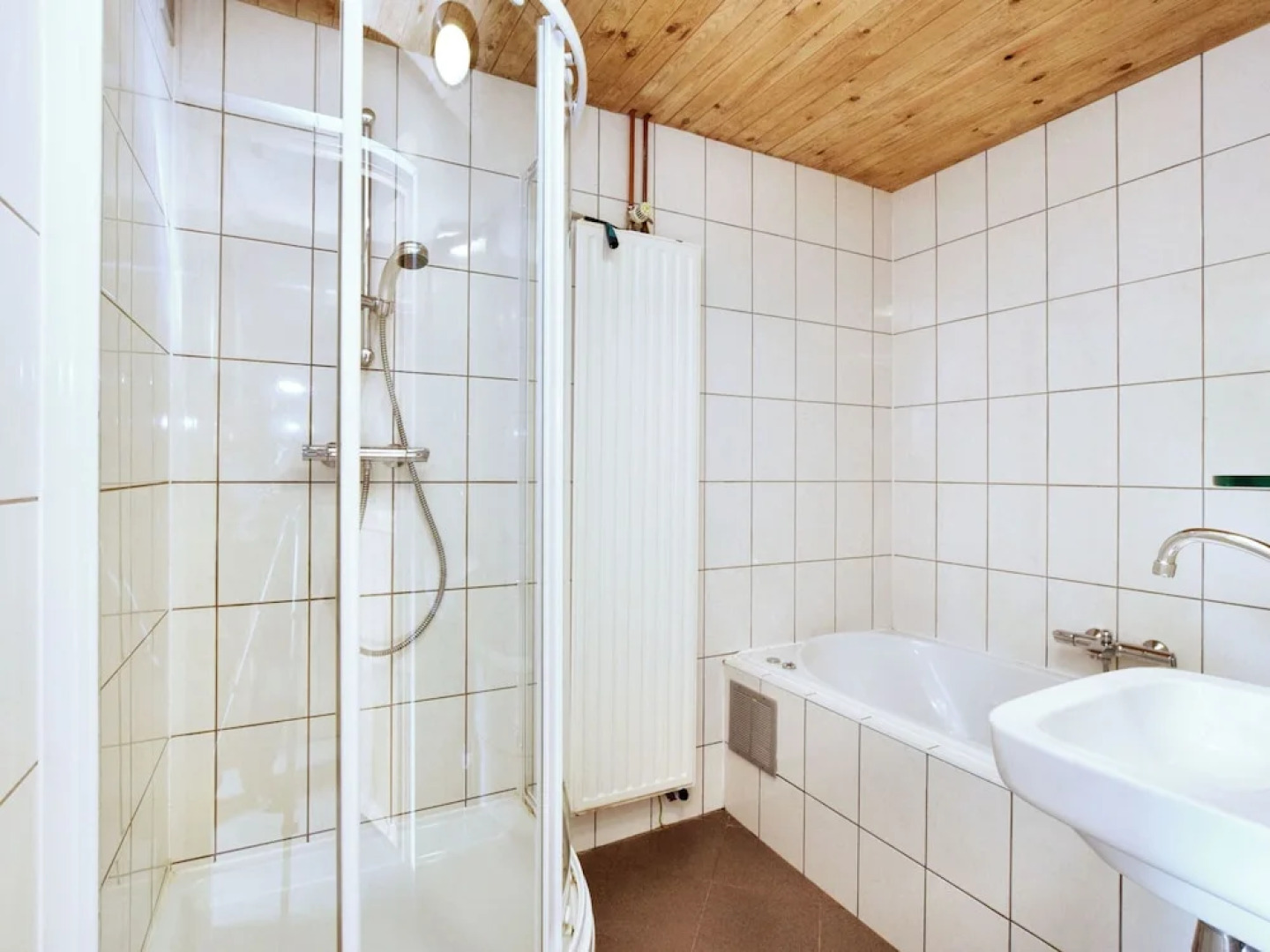 Rustic Farm Stay in Rogery