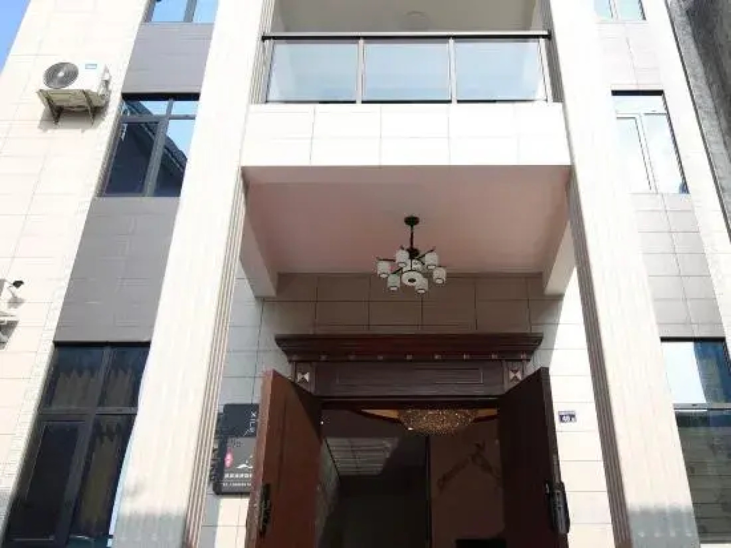 Qingyuan Fogang Xile Shangpin Hot Spring Pool Villa