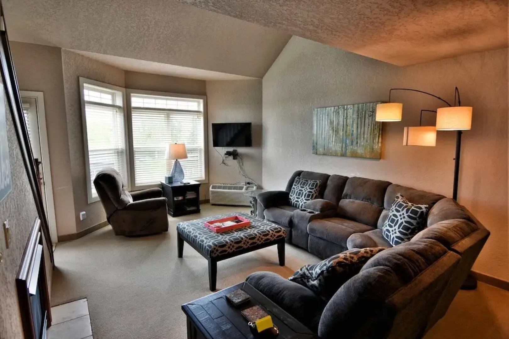 Unit 305 2 BD/ 2 BA Condo 2 Bedrooms 2 Bathrooms Condo