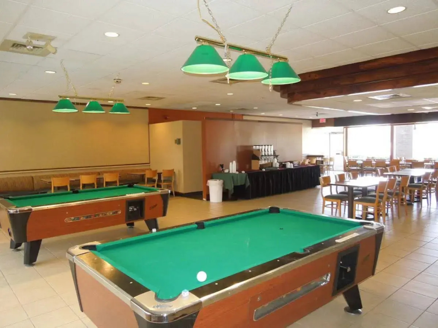 Days Inn & Suites by Wyndham Elyria