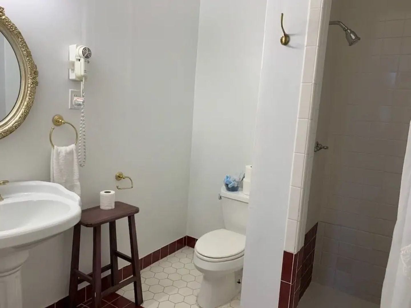 The Magnolia Mansion