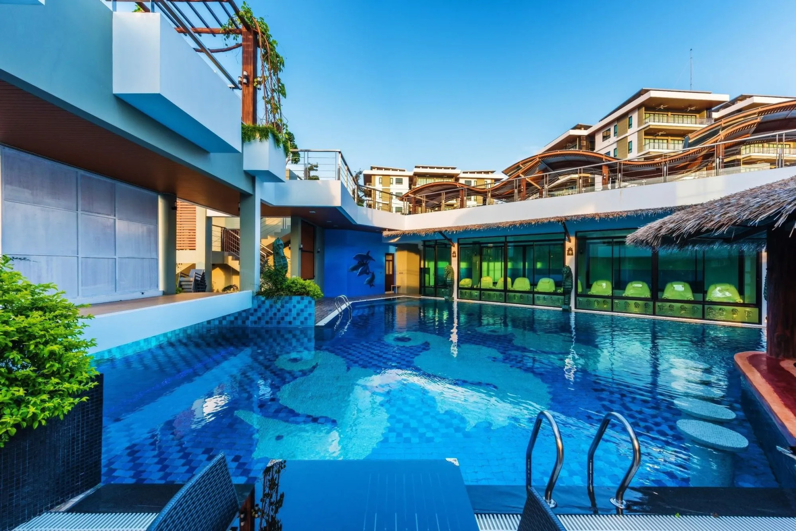 Chalong Miracle Lakeview Resort & Spa