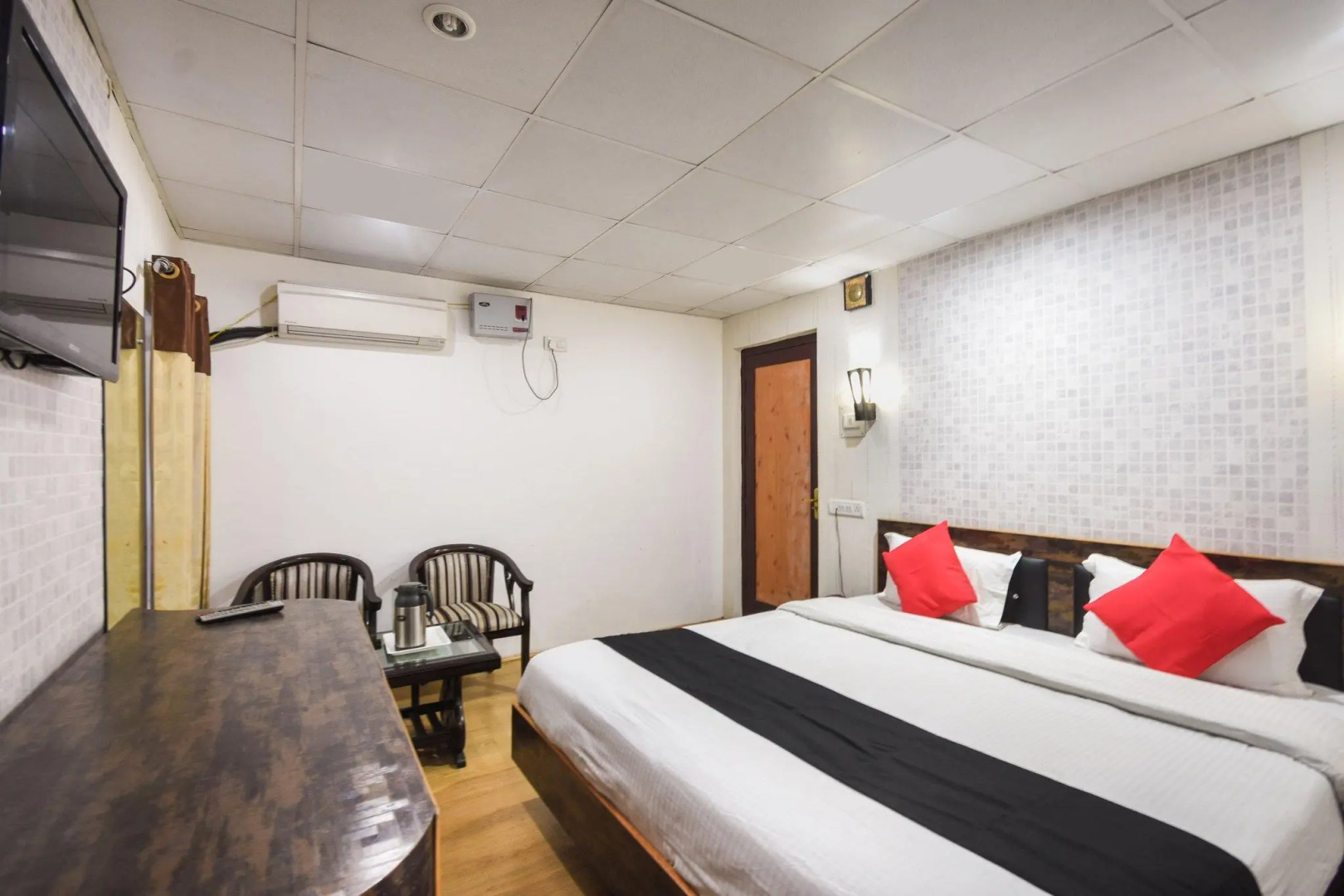 Capital O 64431 Hotel Lal Kothi