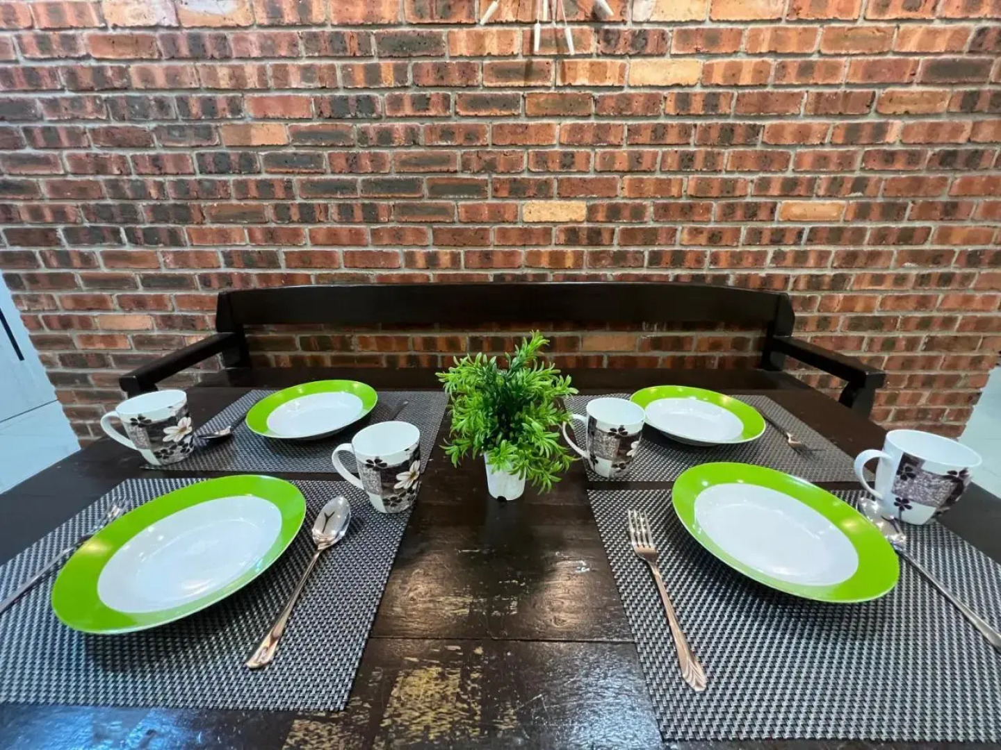 R3troHouse 3Bedroom with AC PS4,POOL TABLE,TVBOX