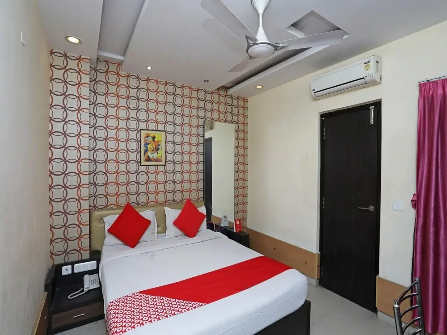 Skylark Hotel by OYO Rooms