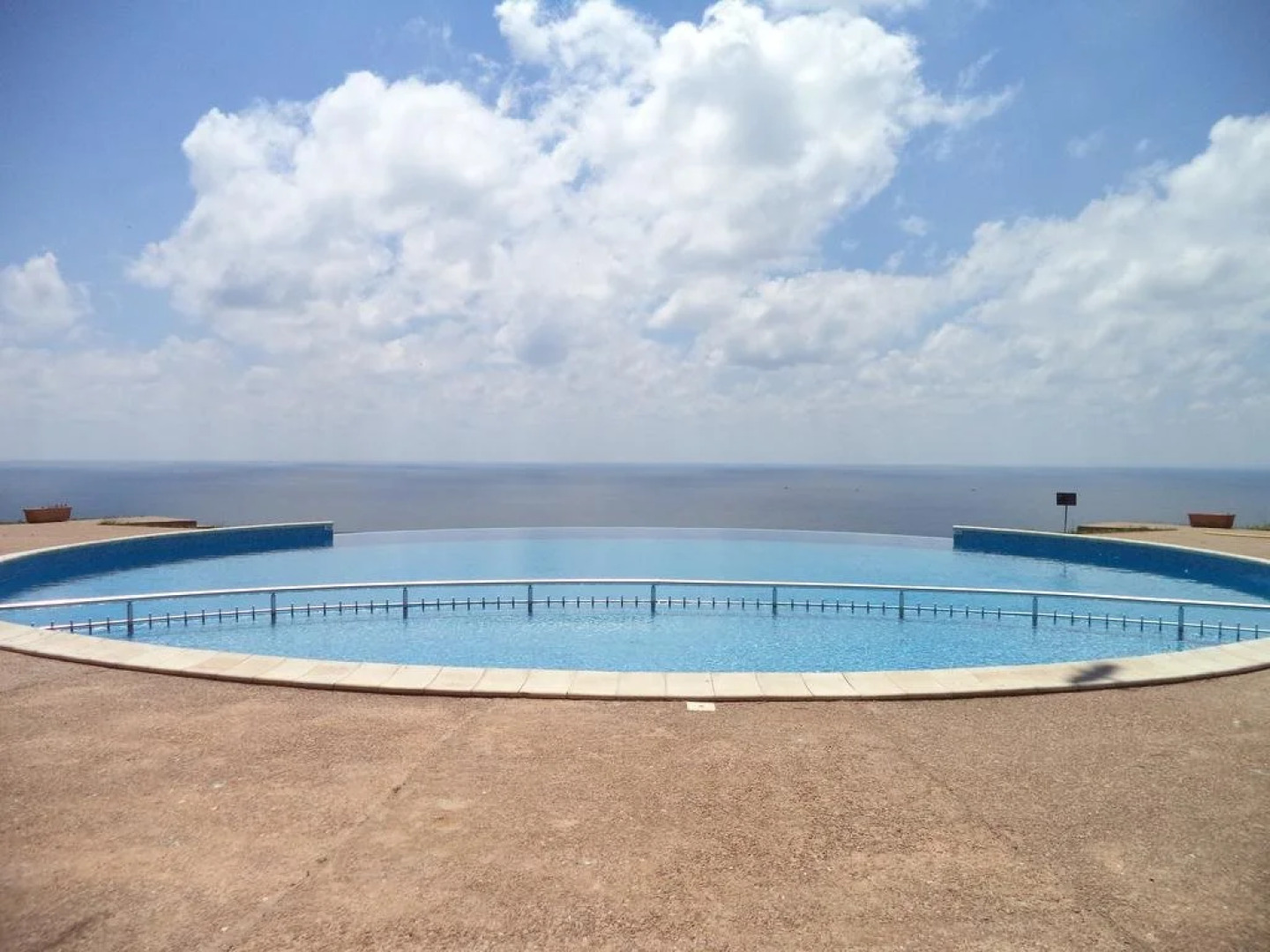 July Morning Seaside Resort