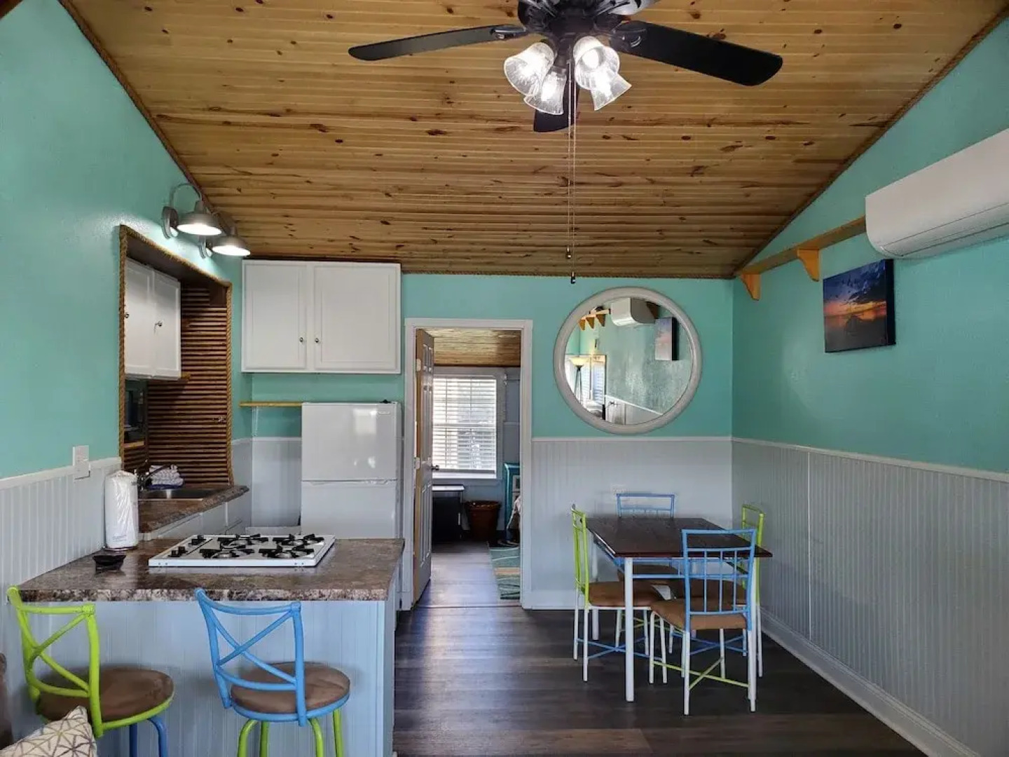 Nautical That One Apartment Near City Attractions by Redawning