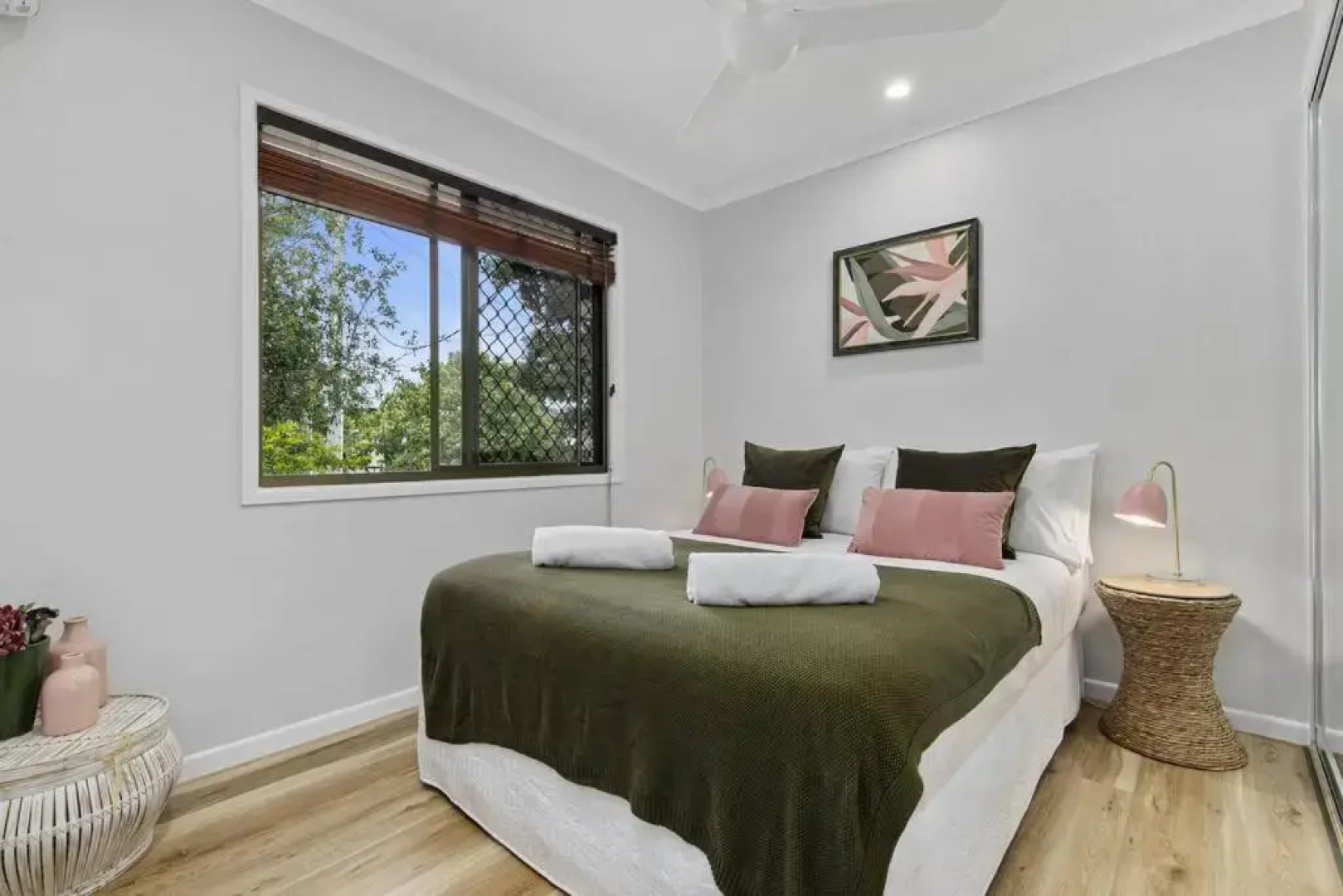 Yarabin - Luxury 6 Bedroom Home With Ocean Views