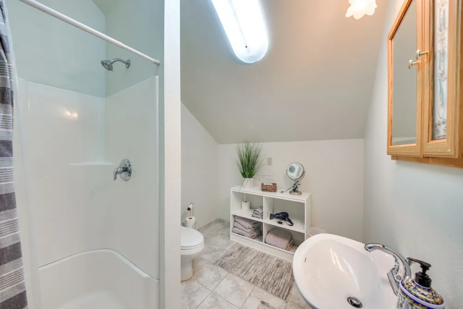 Expansive Waterfront Escape w/ Kayaks + Sups!