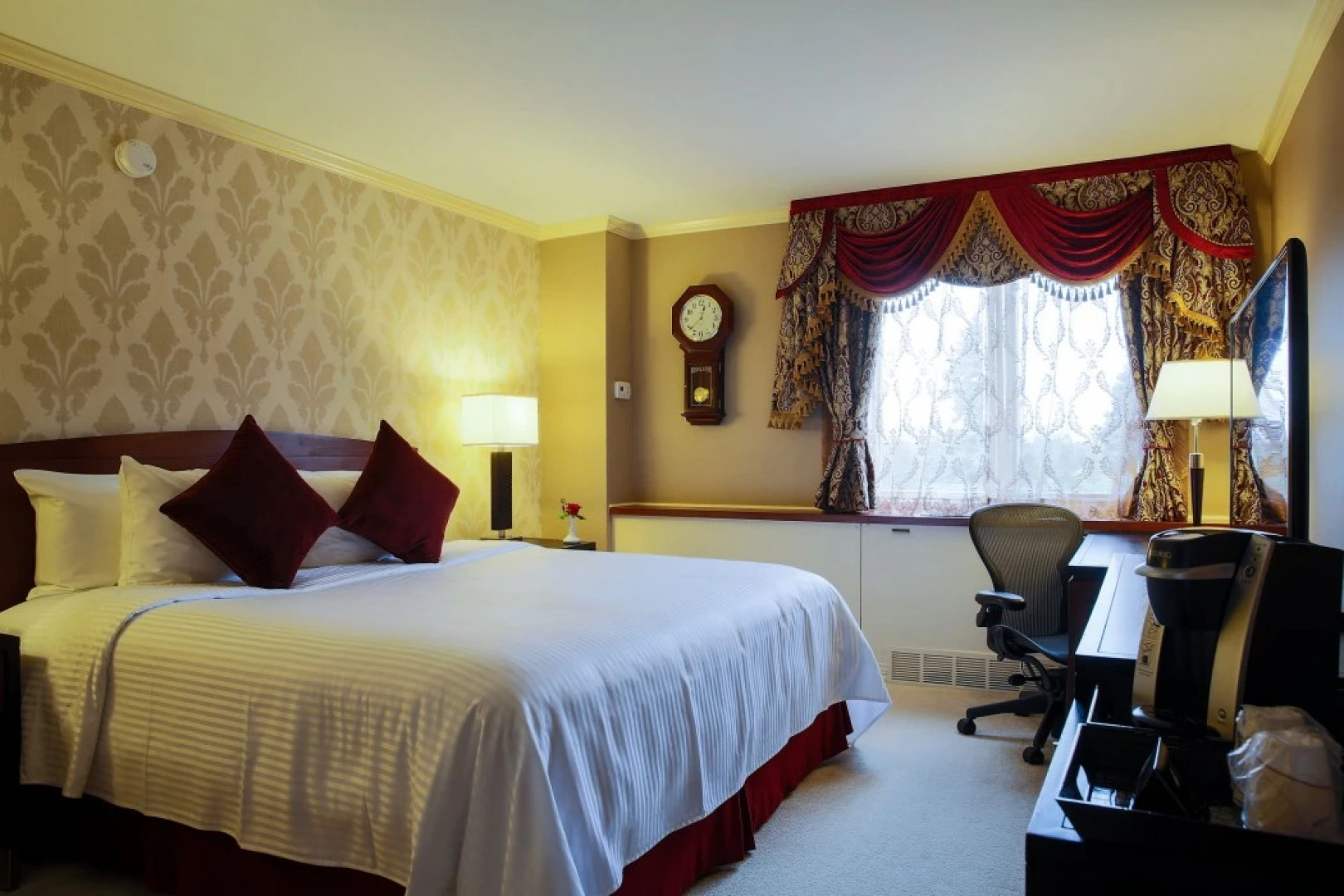 The Drake Oak Brook, Autograph Hotels